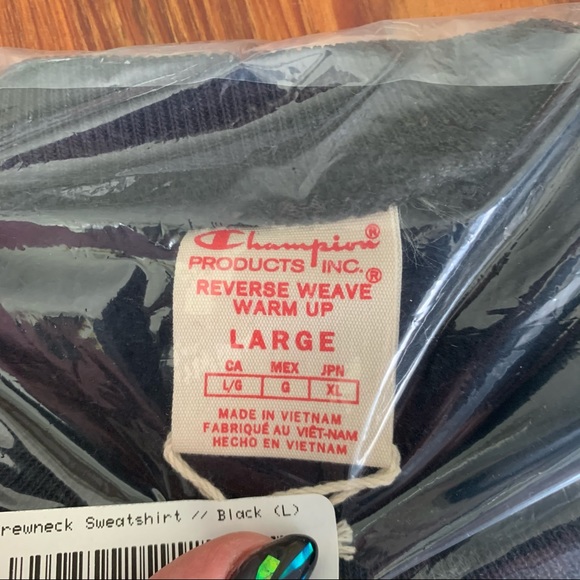 Champion Reverse Weave Black Crewneck Sweatshirt - Picture 3 of 6